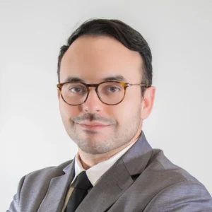 Dr. Valenzuela Ríos Luis Ernesto